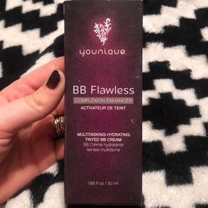Younique BB flawless cream in shade cream.